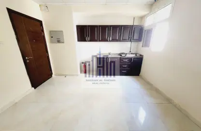 Apartment - 1 Bathroom for rent in Fire Station Road - Muwaileh - Sharjah