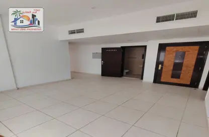 Apartment - 2 Bedrooms - 2 Bathrooms for rent in Al Qulaya'ah - Al Sharq - Sharjah