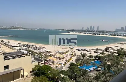 Apartment - 3 Bedrooms - 4 Bathrooms for rent in Al Msalli - Shoreline Apartments - Palm Jumeirah - Dubai