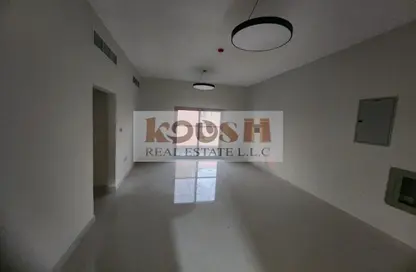 Apartment - 3 Bedrooms - 4 Bathrooms for rent in Al Jurf Industrial 2 - Al Jurf Industrial - Ajman