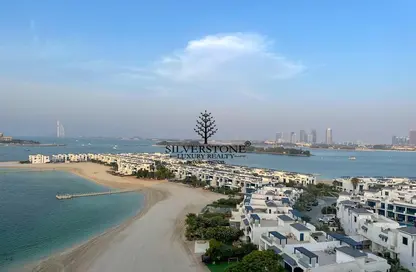 Apartment - 2 Bedrooms - 3 Bathrooms for rent in Al Haseer - Shoreline Apartments - Palm Jumeirah - Dubai