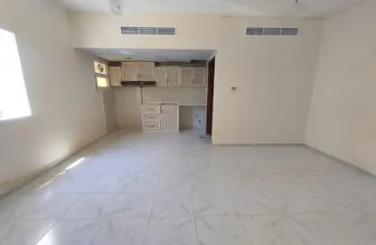 Apartment - 1 Bathroom for rent in Fire Station Road - Muwaileh - Sharjah