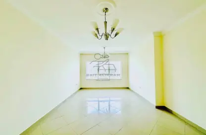 Apartment - 3 Bedrooms - 3 Bathrooms for rent in New Al Taawun Road - Al Taawun - Sharjah