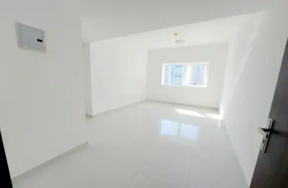 Apartment - 1 Bedroom - 2 Bathrooms for rent in Manazil Tower 3 - Al Mamzar - Sharjah - Sharjah