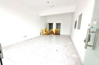 Shop - Studio - 1 Bathroom for rent in Karama Gold Building - Al Karama - Dubai