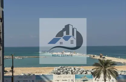 Apartment - 1 Bedroom - 2 Bathrooms for rent in Corniche Tower - Ajman Corniche Road - Ajman