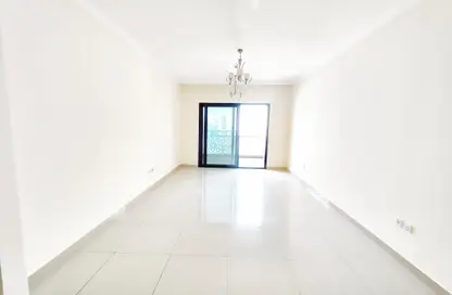 Apartment - 1 Bedroom - 2 Bathrooms for rent in Muwaileh 3 Building - Muwaileh - Sharjah