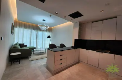 شقة - غرفة نوم - 1 حمام للايجار في ماي فير ريزيدنسي - الخليج التجاري - دبي