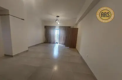 Apartment - 1 Bathroom for rent in Dubai Investment Park (DIP) - Dubai