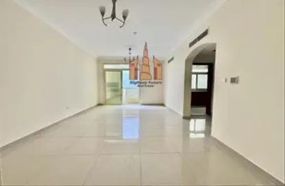 Apartment - 1 Bedroom - 2 Bathrooms for rent in Muwailih Building - Muwaileh - Sharjah