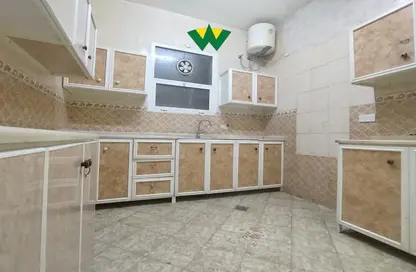 Apartment - 3 Bedrooms - 2 Bathrooms for rent in Baniyas East - Baniyas - Abu Dhabi