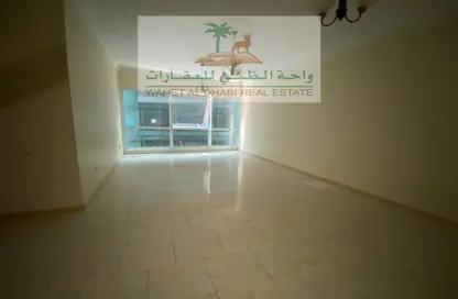 Apartment - 3 Bedrooms - 4 Bathrooms for rent in Kaluti Building - Al Majaz 2 - Al Majaz - Sharjah