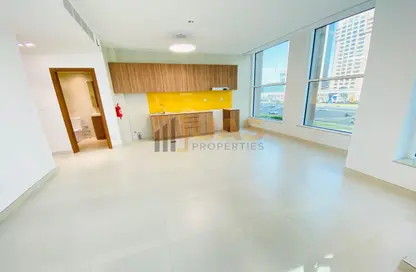 Apartment - 1 Bathroom for rent in DXB Tower - Sheikh Zayed Road - Dubai