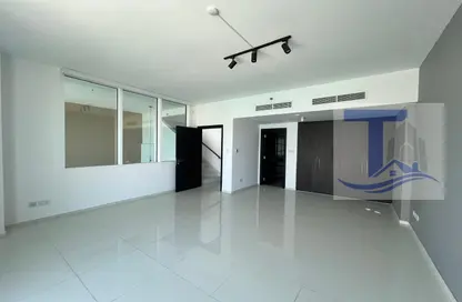 Duplex - 4 Bedrooms - 5 Bathrooms for rent in Al Reem Island - Abu Dhabi