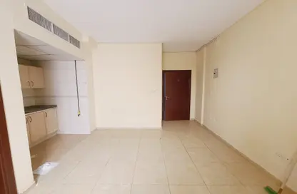 Apartment - 1 Bathroom for rent in Al Mujarrah - Al Sharq - Sharjah