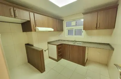 Apartment - 1 Bedroom - 2 Bathrooms for rent in Al Rund Tower - Al Khan Lagoon - Al Khan - Sharjah