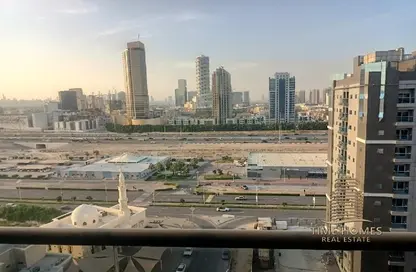 شقة - 1 حمام للايجار في برج حمزة - مدينة دبي الرياضية - دبي