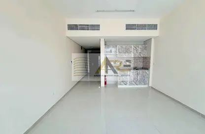 Apartment - 1 Bathroom for rent in AlFalah - Muwaileh Commercial - Sharjah