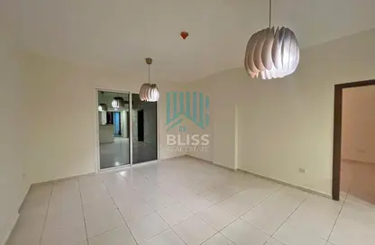 Apartment - 1 Bedroom - 2 Bathrooms for rent in IC1-EMR-12 - Emirates Cluster - International City - Dubai