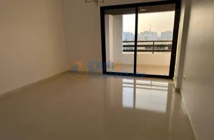 Apartment - 2 Bedrooms - 2 Bathrooms for rent in White Swan Building - Sheikh Zayed Road - Dubai