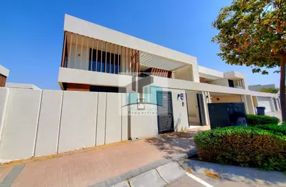 Villa - 5 Bedrooms - 7 Bathrooms for rent in West Yas - Yas Island - Abu Dhabi