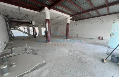 Shop - Studio - 1 Bathroom for rent in Al Karama - Dubai