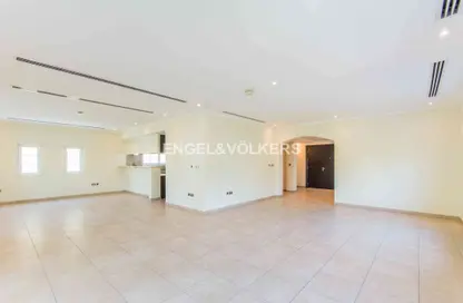 Villa - 3 Bedrooms - 4 Bathrooms for rent in Legacy - Jumeirah Park - Dubai