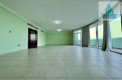 Duplex - 3 Bedrooms - 4 Bathrooms for rent in Al Safa Tower - Khalidiya Street - Al Khalidiya - Abu Dhabi