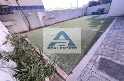 Apartment - 5 Bedrooms for rent in Al Yasat Compound - Al Karamah - Abu Dhabi