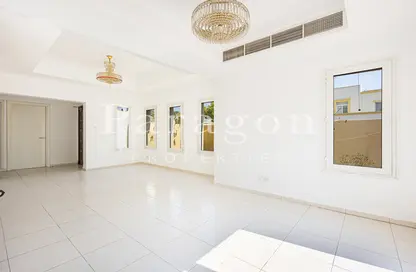 Villa - 3 Bedrooms - 3 Bathrooms for rent in Springs 12 - The Springs - Dubai