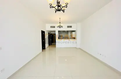 Apartment - 1 Bedroom - 2 Bathrooms for rent in Jumeirah Garden City - Al Satwa - Dubai