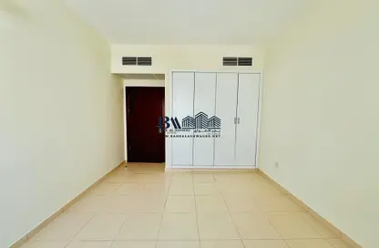 Apartment - 2 Bedrooms - 2 Bathrooms for rent in Al Jazeira Road - Al Muraqqabat - Deira - Dubai