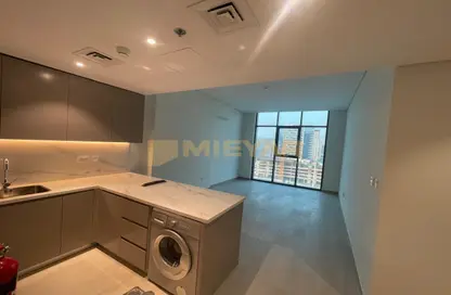 Apartment - 2 Bedrooms - 2 Bathrooms for rent in Azizi Fawad Residence - Dubai Healthcare City - Dubai