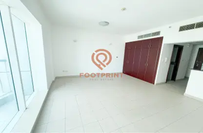 Apartment - 1 Bathroom for rent in Cricket Tower - Dubai Sports City - Dubai