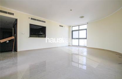 Apartment - 2 Bedrooms - 3 Bathrooms for sale in The Links West Tower - The Links - The Views - Dubai