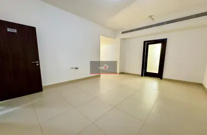 Apartment - 3 Bedrooms - 4 Bathrooms for rent in Shabiya 12 - Shabiya - Mussafah - Abu Dhabi