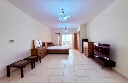 Apartment - 1 Bathroom for rent in Mulberry 2 - Emirates Gardens 2 - Jumeirah Village Circle - Dubai