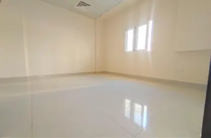 Apartment - 1 Bathroom for rent in Muwaileh 3 Building - Muwaileh - Sharjah