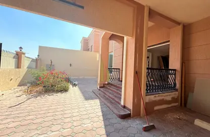 Villa - 4 Bedrooms - 4 Bathrooms for rent in Umm Suqeim 2 Villas - Umm Suqeim 2 - Umm Suqeim - Dubai