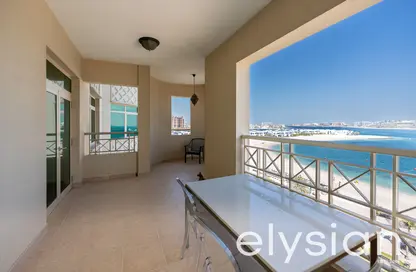 Apartment - 2 Bedrooms - 3 Bathrooms for rent in Al Hatimi - Shoreline Apartments - Palm Jumeirah - Dubai