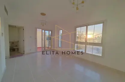 Villa - 2 Bedrooms - 4 Bathrooms for rent in Springs 7 - The Springs - Dubai