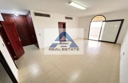 Villa - 5 Bedrooms - 7 Bathrooms for rent in Al Mina - Abu Dhabi