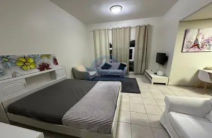 Apartment - 1 Bathroom for rent in Discovery Gardens - Dubai