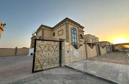 Villa - 4 Bedrooms - 5 Bathrooms for rent in Mohamed Bin Zayed Centre - Mohamed Bin Zayed City - Abu Dhabi