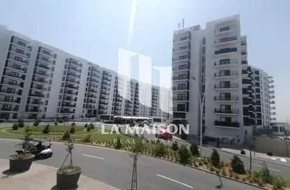 Apartment - 3 Bedrooms - 4 Bathrooms for sale in Waters Edge - Yas Island - Abu Dhabi