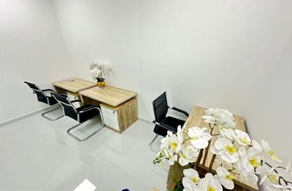 Office Space - Studio - 1 Bathroom for rent in Red Avenue - Al Garhoud - Dubai