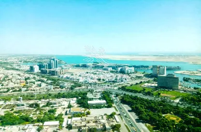 Apartment - 2 Bedrooms - 3 Bathrooms for rent in Nation Towers - Corniche Road - Abu Dhabi