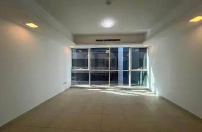 Apartment - 2 Bedrooms - 2 Bathrooms for rent in Emirates Tower - Hamdan Street - Abu Dhabi