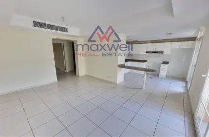 Villa - 2 Bedrooms - 3 Bathrooms for rent in Springs 6 - The Springs - Dubai