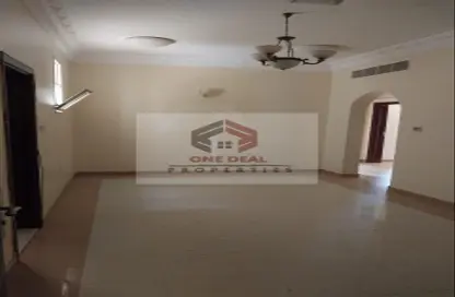 Apartment - 2 Bedrooms - 2 Bathrooms for rent in Al Jimi - Al Ain